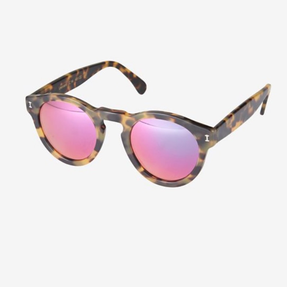 ILLESTEVA PINK LEONARD SUNGLASSES